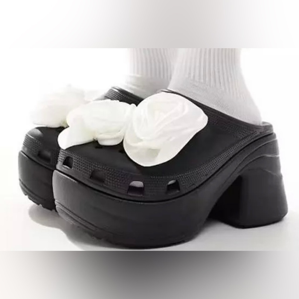 🌸NEW SIREN CLOG CROCS Rossette Black Women’s Size 8 With Tags. - Picture 4 of 11
